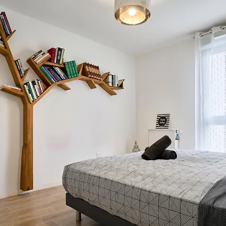 Apartment T4 Moderne Et Spacieux A *